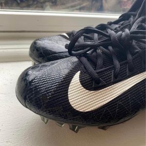 Nike Menace football cleats
